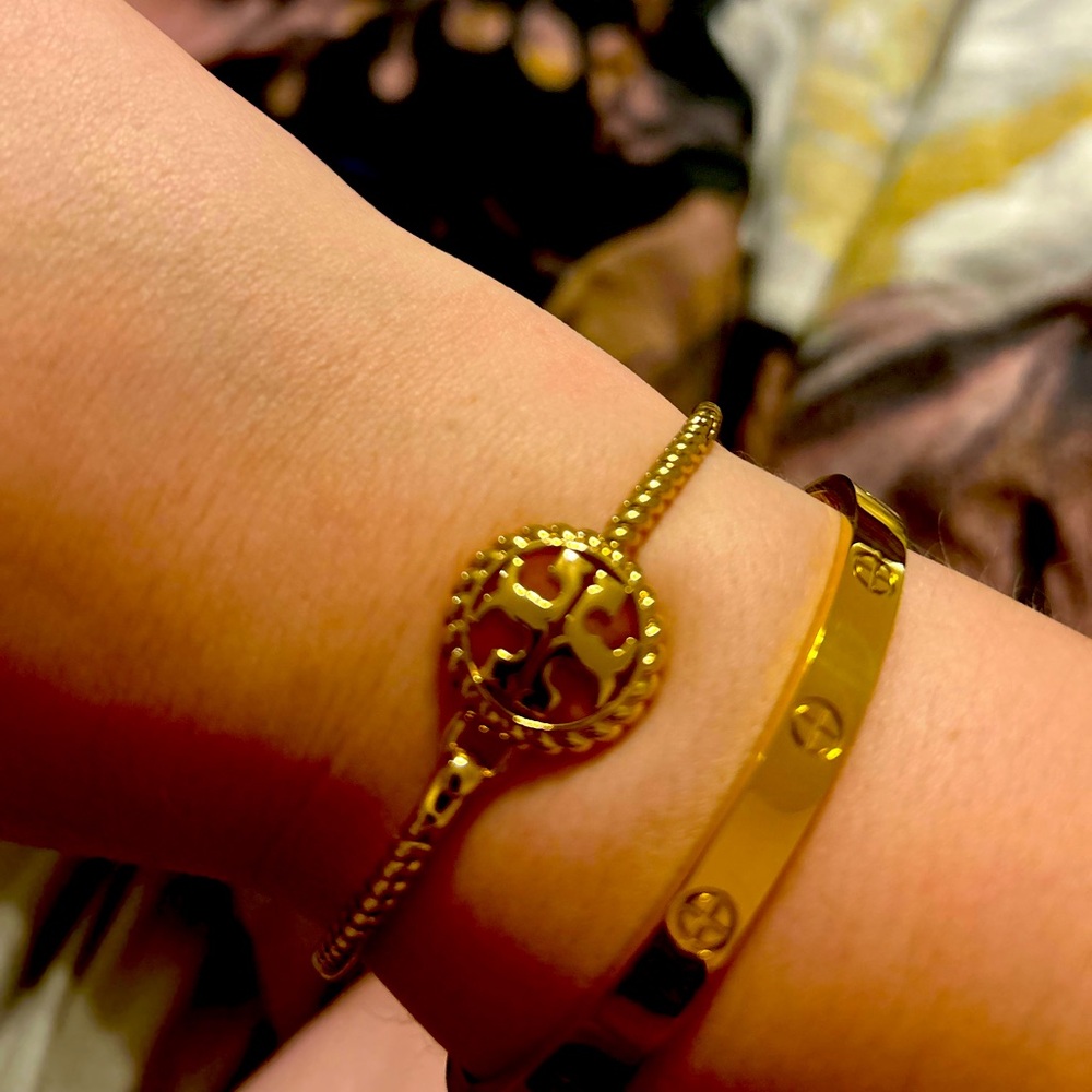Tory Burch Clasped Cuff Bracelet Gold